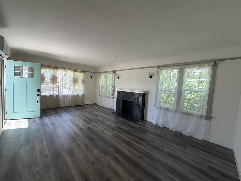 4219 Sunnyside Dr — Photo 2