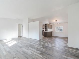 2498 NE Rosemary Dr, Bend, OR 97701