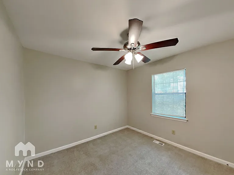 4020 Hudson Dr — Photo 13
