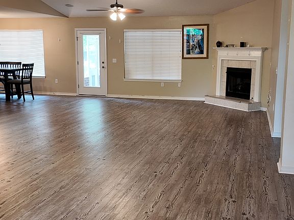 4th image of 5239 English Oak Dr