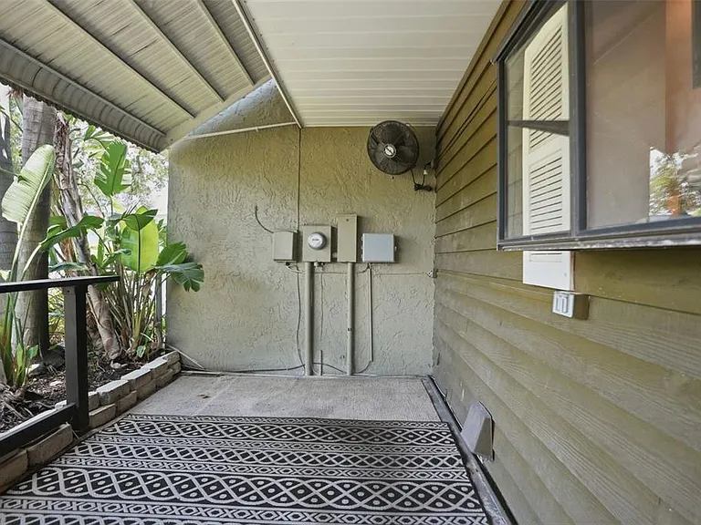 727 N Himes Ave — Photo 3