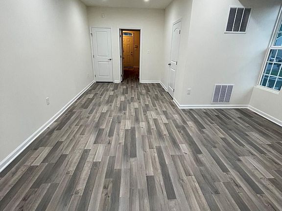3rd image of 312 Rolling Valley Dr