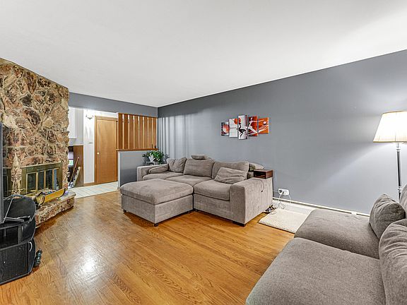 4th image of 16734 Evans Ave