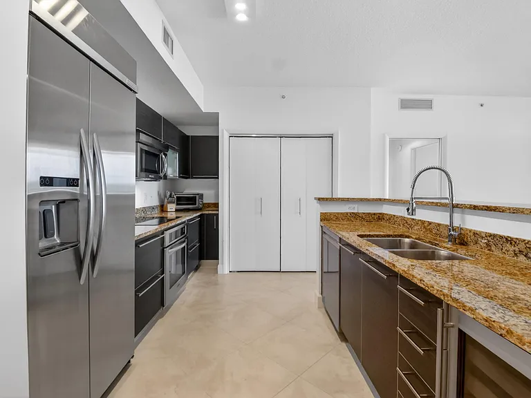 550 Okeechobee Blvd #423 — Photo 16