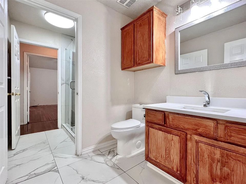 1st image of 845 Lombardy Ct