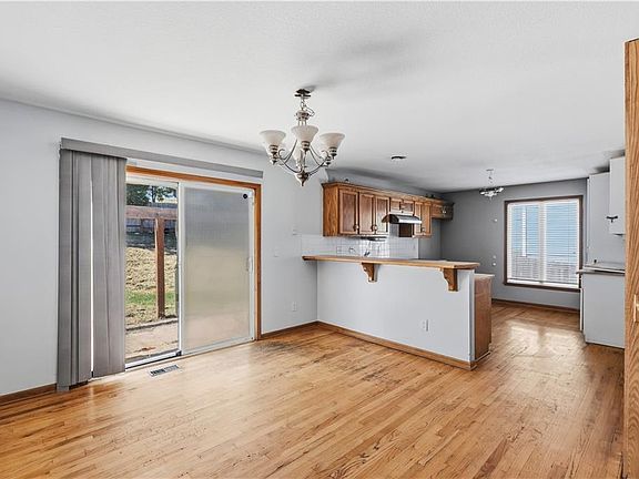 5th image of 1604 S 105th St