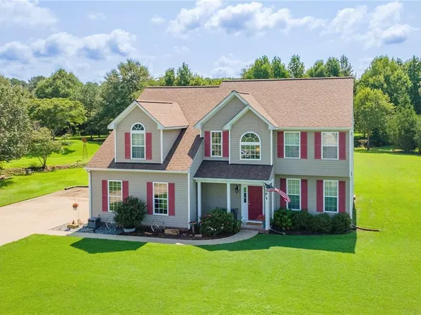 104 Waterway Ct, South Mills, NC 27976