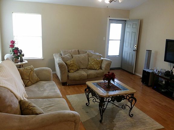 4th image of 1304 Taos Dr