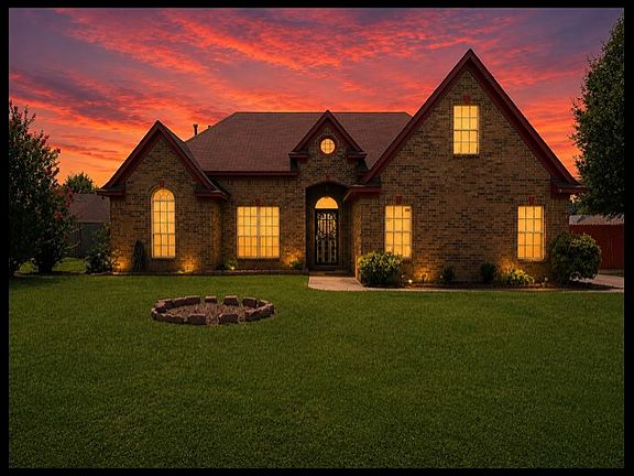 2nd image of 4253 Ravenwood Park