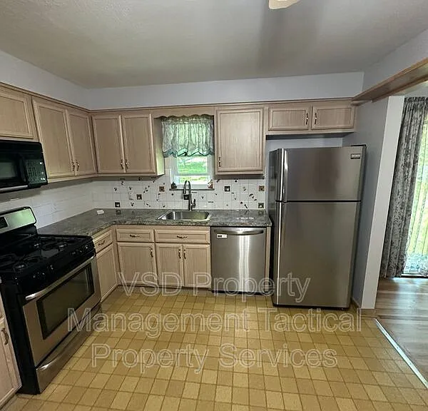6188 Cabrini Ln — Photo 9