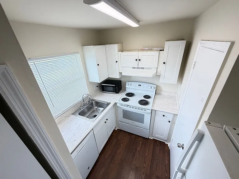 4124 Pershing Pointe Pl #4 — Photo 16