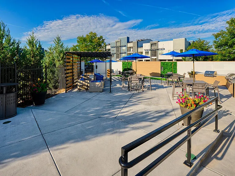 Arista Flats — Photo 23