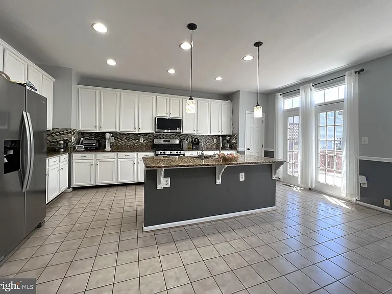 8819 Blue Royale Ln — Photo 12