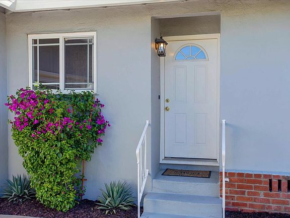4th image of 29 Poinsettia Ave