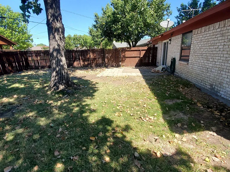 3025 Lambert Dr — Photo 16