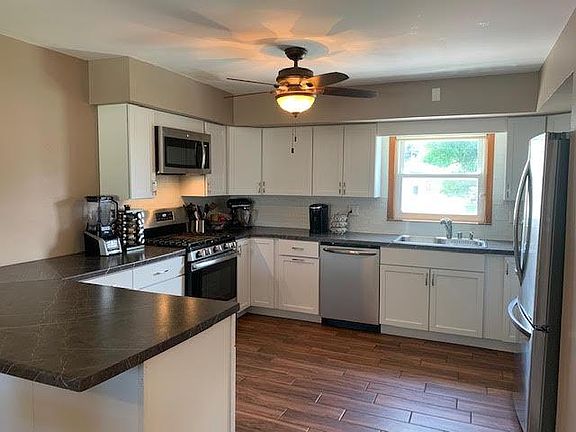 3rd image of 2437 W Carrington Ave