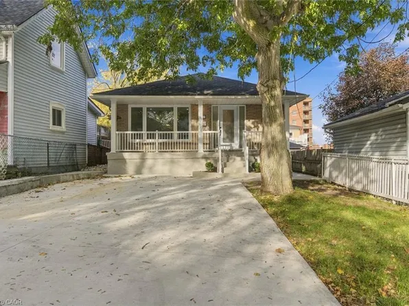 16 Elm Ave, Hamilton, ON L8G 2W1