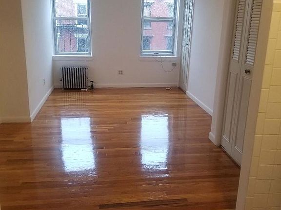 4th image of 506 E 5th St APT 17