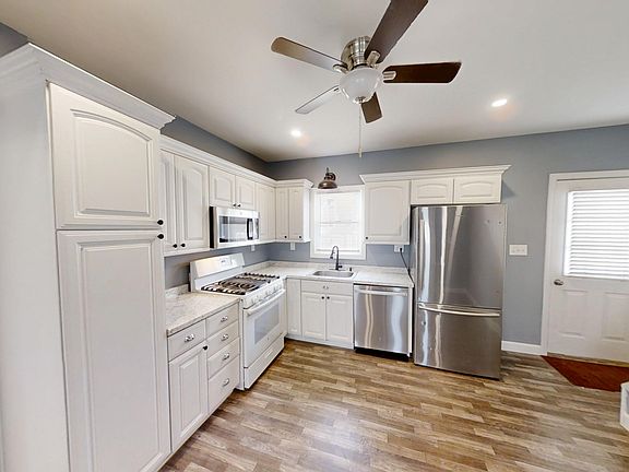 2nd image of 5 Alder St #5