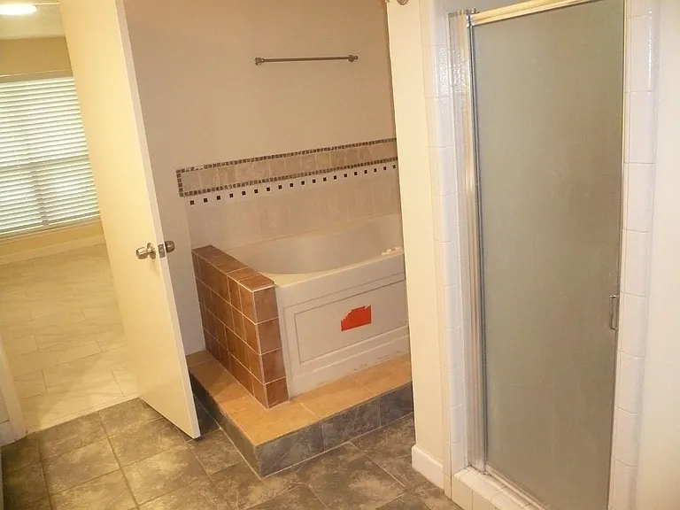 2826 Green Fields Dr — Photo 10