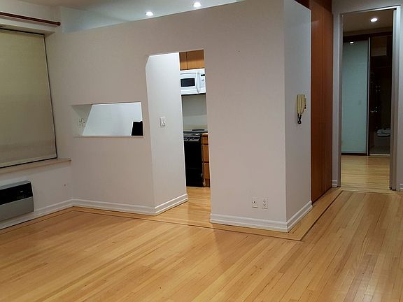 3rd image of 7 Gramercy Park W #3A