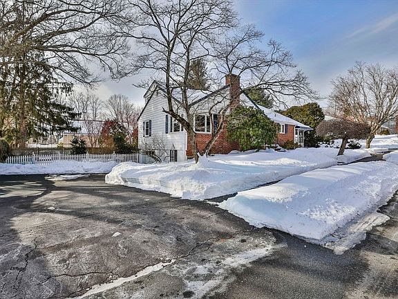 2nd image of 67 Woodcrest Dr