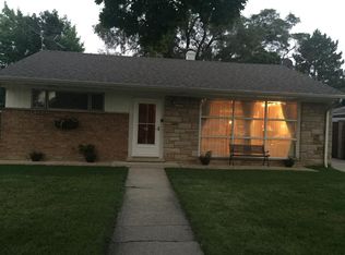1107 E Grant Dr, Des Plaines, IL