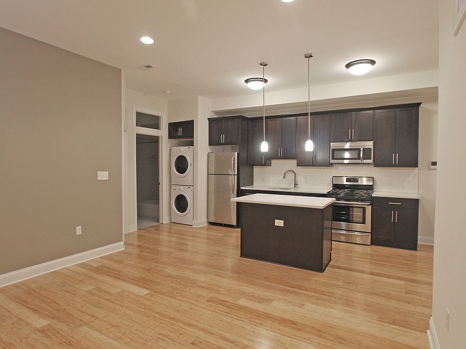 1st image of 144 Green Ln Unit 4