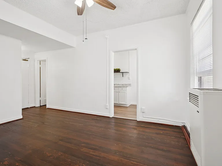 Wendover Apartments — Photo 9