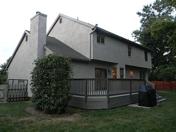3rd image of 1109 Hickory Grove Ct