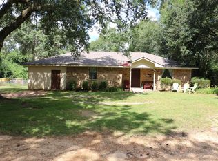 102 Gulf Camp Rd, Lumberton, MS 39455