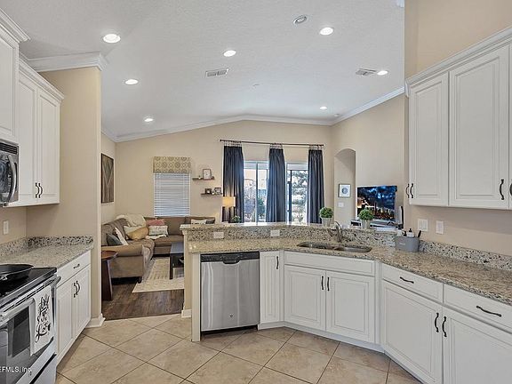 4th image of 43 Alegria Cir