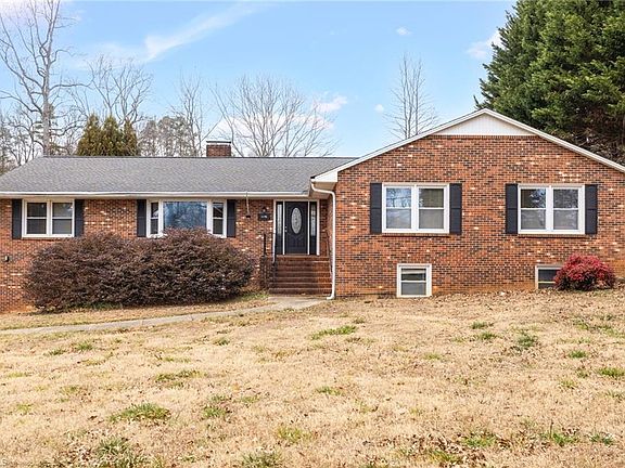 2nd image of 1175 Whispering Pines Dr