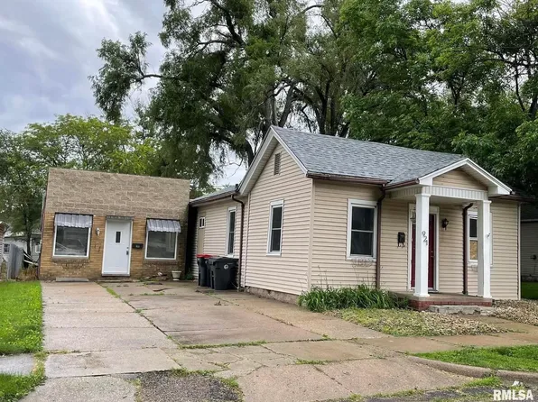 921 & 923 Ann Eliza St, Pekin, IL 61554