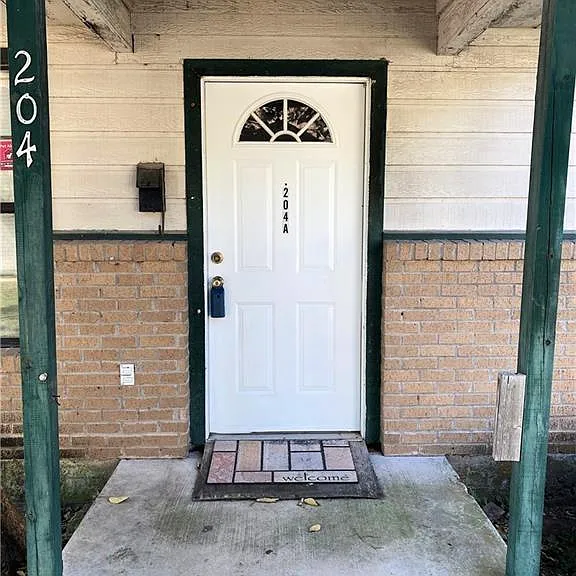 204 Hall St #A — Photo 1