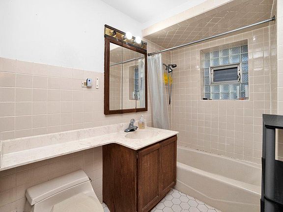 5th image of 2107 S 58th Ave