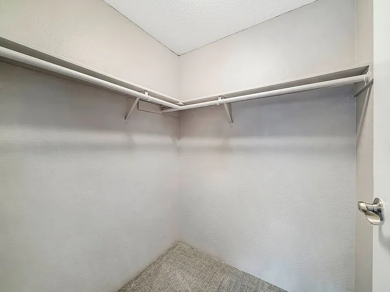 The Kamber Ridge Apartments — Photo 13