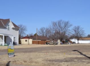 377 W 10th St, Russell, KS 67665