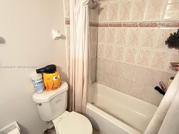 4th image of 606 W 81st St APT 202