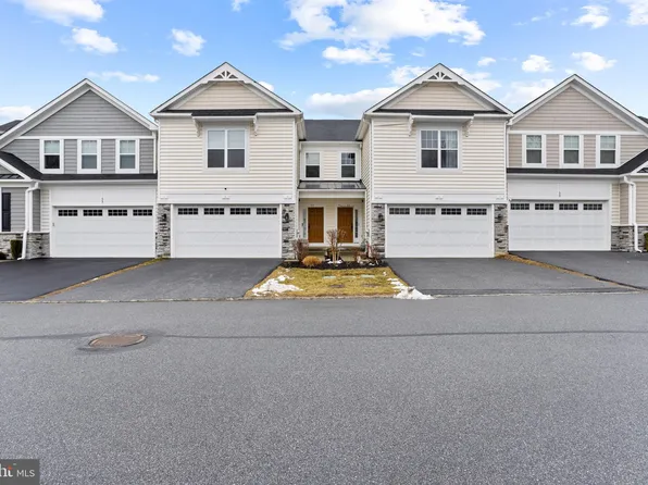 52 Hunters Ln, Glen Mills, PA 19342