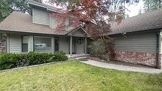 1739 Holiday Ln