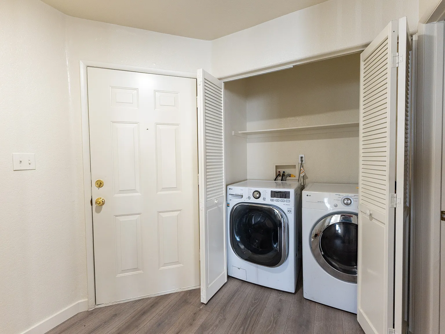 5064 South Rainbow Boulevard #101 - 1 — Photo 3