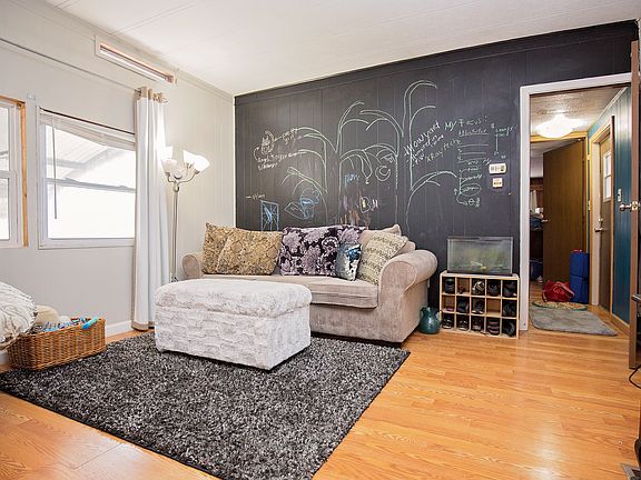 3rd image of 407 Eagle Cir