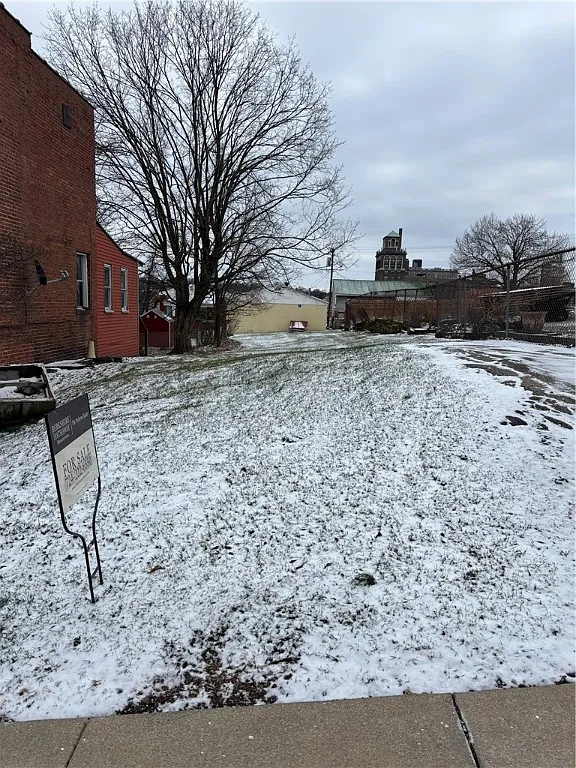 54 E Walnut St photo 1