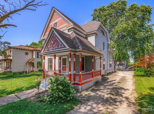 215 S Lincoln Ave, Aurora, IL 60505