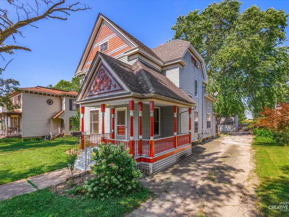 215 S Lincoln Ave, Aurora, IL 60505