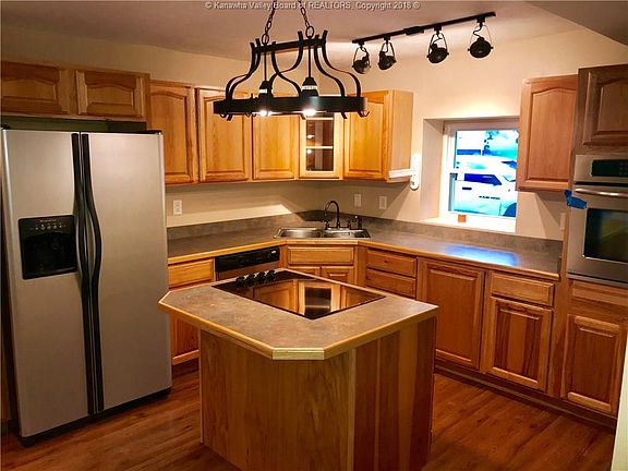 3rd image of 109 Fairview Dr