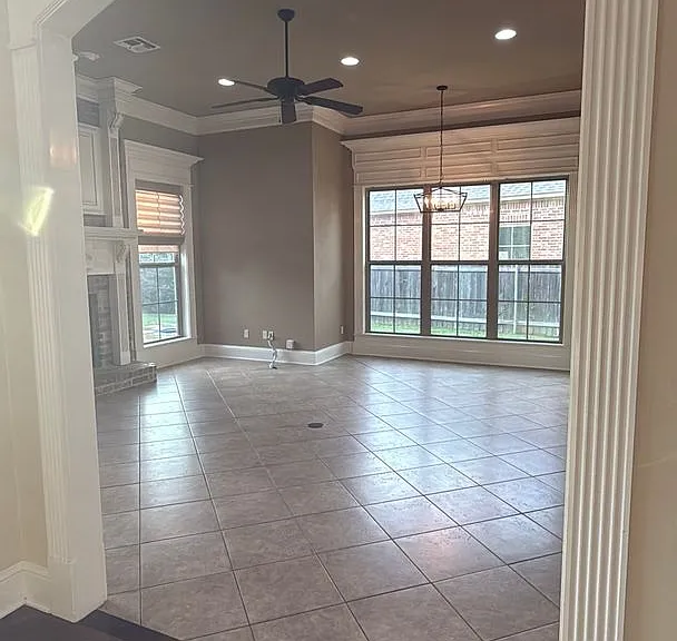 9572 Rochel Dr — Photo 29
