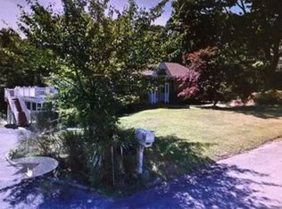 30 Cameron Dr, Huntington, NY 11743