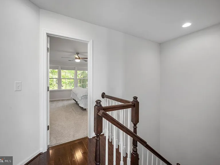 1319 Gilmore St — Photo 16
